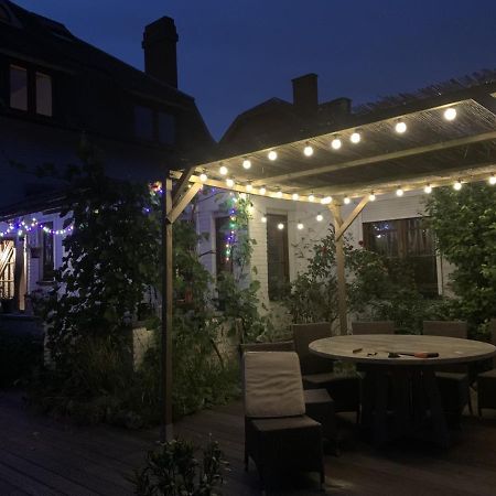 Gite: A La Courbe Du Fleuve Godinne Exterior foto